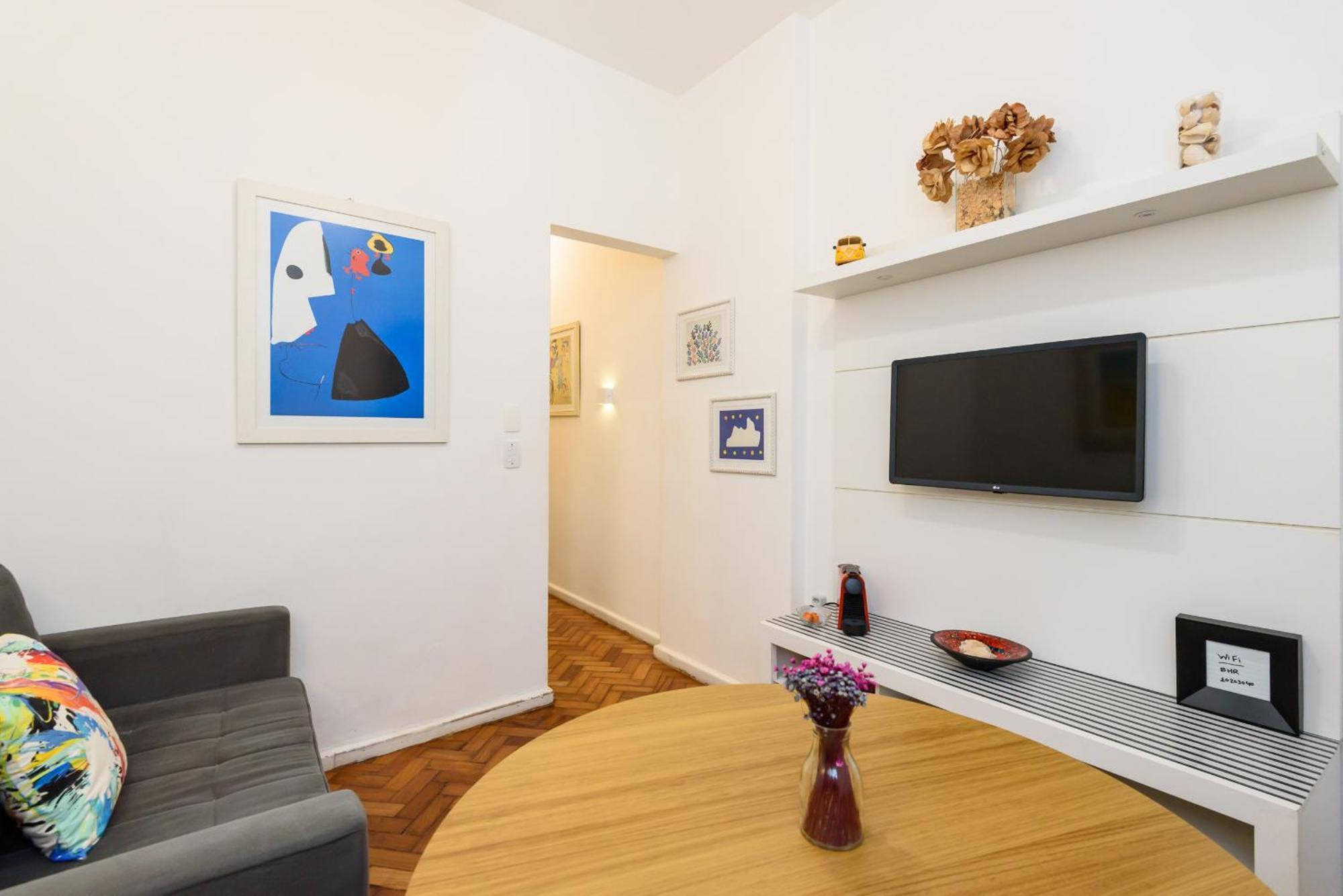 Tranquilo, Na Quadra Da E Perto De - Besthostrio Apartemen