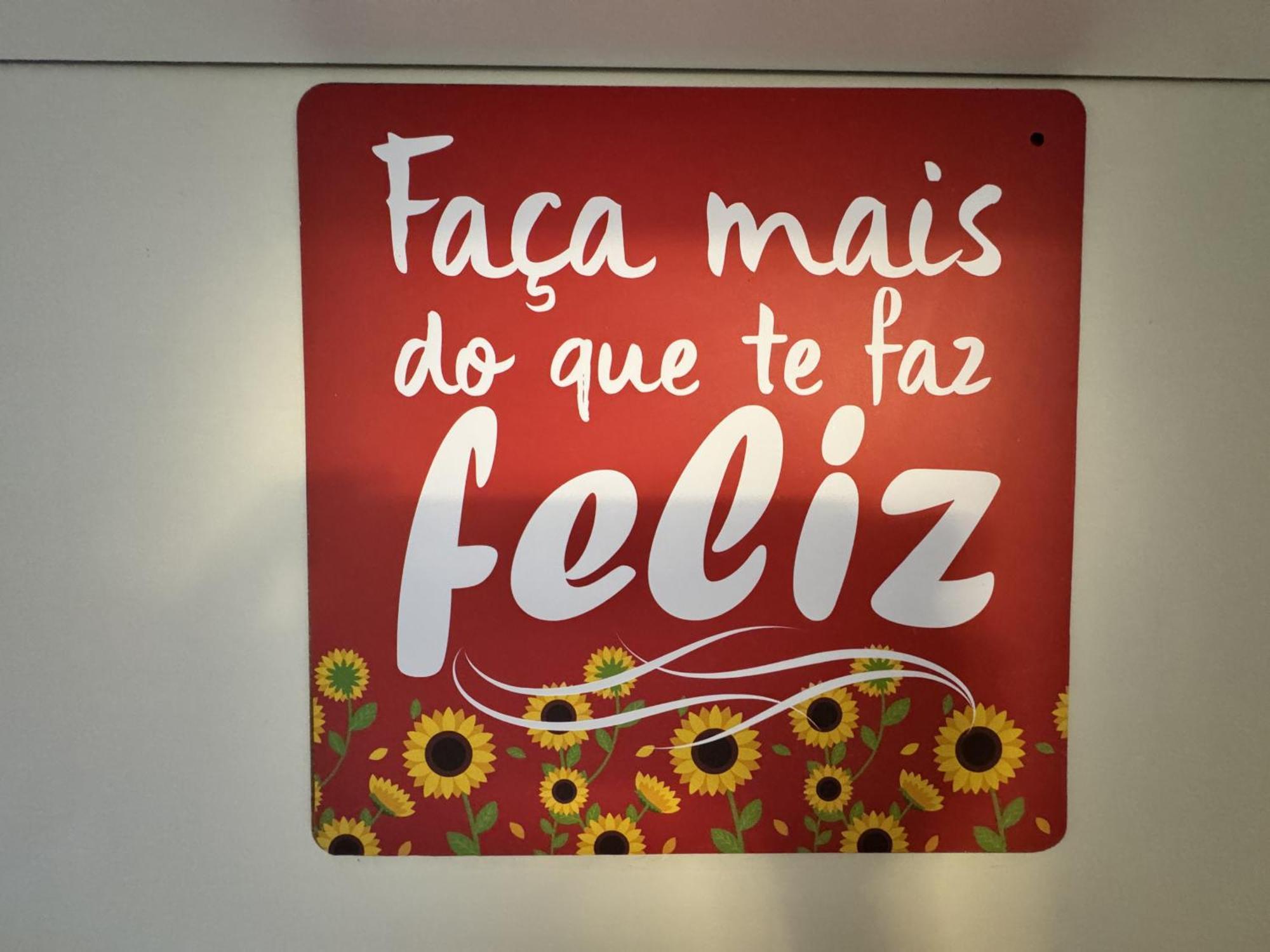 Tranquilo, Na Quadra Da E Perto De - Besthostrio *